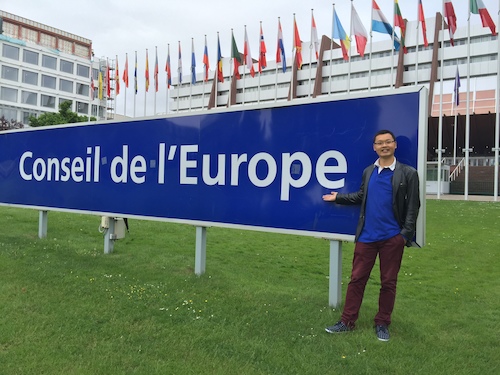 学生最喜爱的老师+在线之家
+曹健横版照片